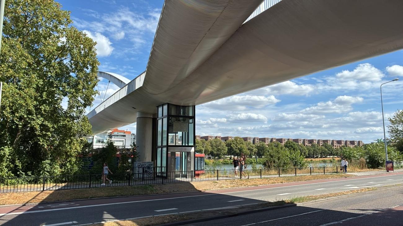 Afbeelding van lift bij Hoge Brug 2